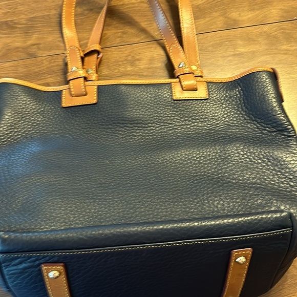 Nice Dooney & Burke Navy bag - Picture 3 of 9
